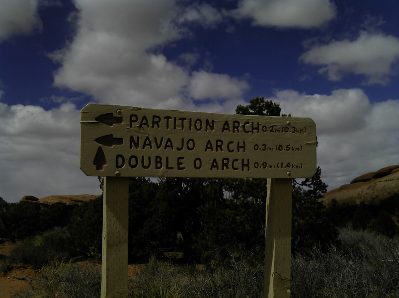 Trail junction.  Partition, Navajo, and Double O.  Stay on the Double O Trail.